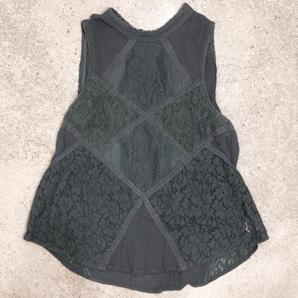 🐆American Eagle, Green Lace Tank